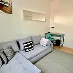 Fulham Broadway Apartment By Dc London Rooms