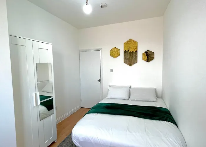 Fulham Broadway Apartment By Dc London Rooms