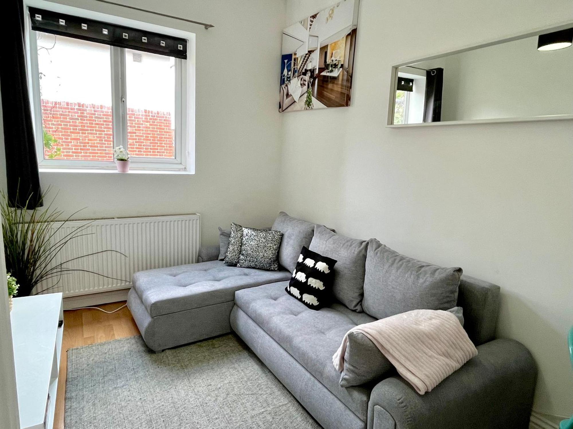 Fulham Broadway By Dc *